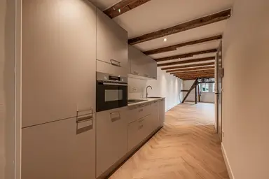 83m2 apartment to rent for 2850€/month in Damrak 52, Amsterdam
