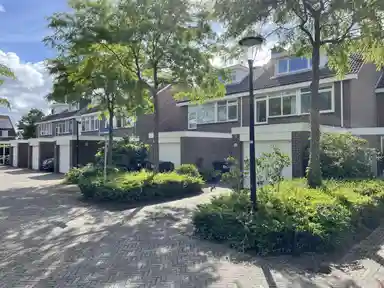 147m2 maison à louer pour 2575€/mois à Binnenkant, Noordwijk