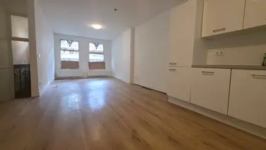 142m2 flat te huur voor 3800€/maand in Mathenesserweg, Rotterdam