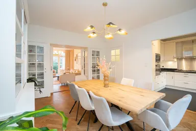 183m2 maison à louer pour 3950€/mois à Parkweg 322, Voorburg