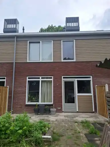 132m2 house to rent for 849.03€/month in De Kievit 44, Dronten