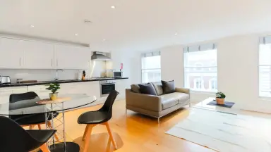 56μ² Διαμέρισμα προς ενοικίαση για 5544€/μήνα σε Wellingtonweg, Austerlitz
