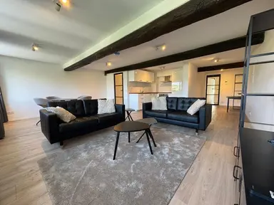 85m2 Appartement à louer pour 1481€/mois à Vrijthof, Maastricht