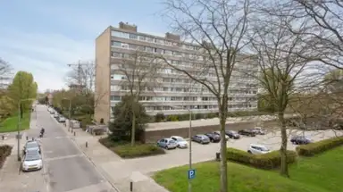 109m2 apartment to rent for 1035€/month in Zangvogelweg 24, Amersfoort
