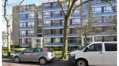 72m2 apartment to rent for 1070€/month in Landréstraat 11, The Hague