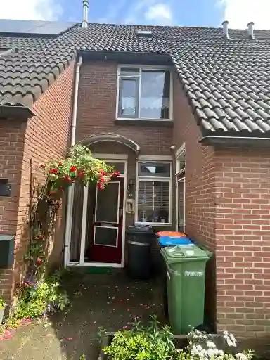 107m2 house to rent for 875.07€/month in Campelhofhoek 10, Enschede