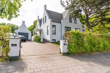 256m2 apartment to rent for 5750€/month in Bloemcamplaan 55, Wassenaar