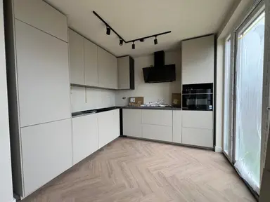 112m2 house to rent for 2950€/month in Mercuriusstraat, Spijkenisse