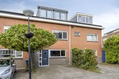 115m2 house to rent for 2295€/month in Justus van Effenpad, Gouda