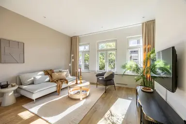 m2 Appartement à louer pour 2700€/mois à Ben Viljoenstraat 11-RD, Haarlem