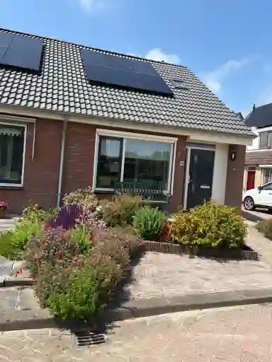 m2 house to rent for 932€/month in Torenlaan 94, Zuid-Beijerland