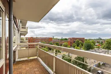 110m2 apartment to rent for 2500€/month in De Vooysplantsoen, Utrecht