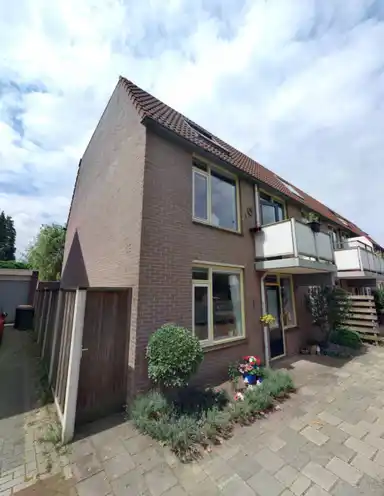 75m2 apartment to rent for 713.02€/month in Madoerastraat 13, Hengelo