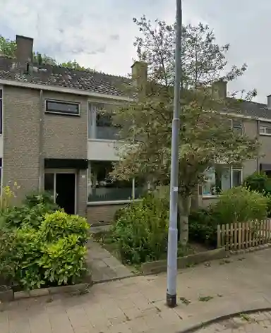 165m2 house to rent for 1490€/month in Buidelnet 10, Hoogvliet