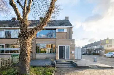 150m2 maison à louer pour 2750€/mois à Prunuslaan, Alkmaar