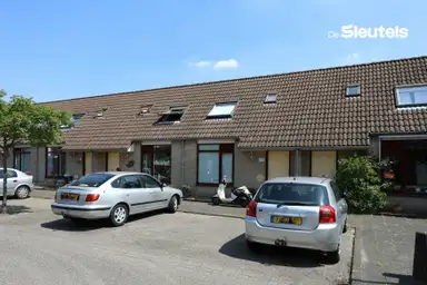 58m2 maison à louer pour 713.02€/mois à Carry van Bruggenweg 18, Leiden