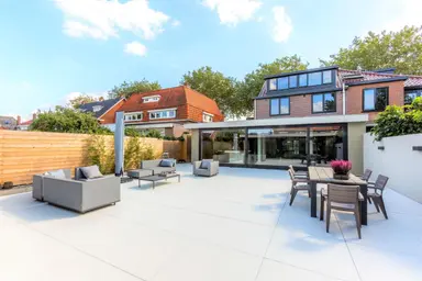 245m2 house to rent for 5950€/month in Sloterweg 2, Badhoevedorp