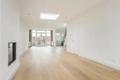 160m2 flat to rent for 4450€/month in Linnaeusparkweg, Amsterdam