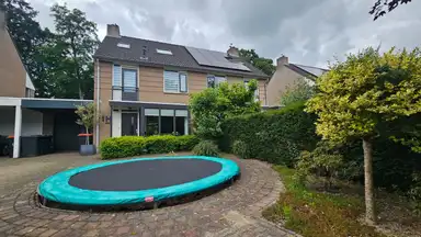 142m2 maison à louer pour 2600€/mois à Maliskampsestraat 1, Rosmalen