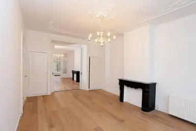 190m2 Appartement à louer pour 3900€/mois à Leuvensestraat, The Hague