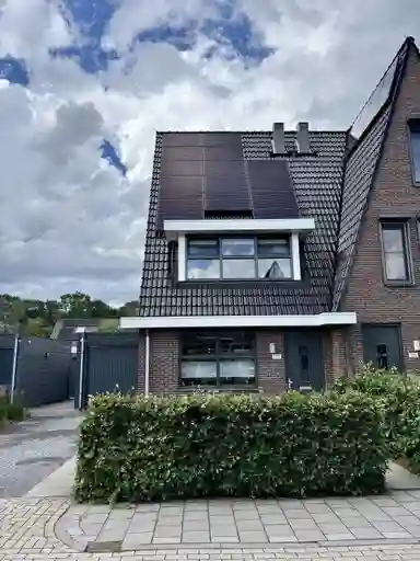 138m2 house to rent for 2495€/month in Samuel de Marezhof 107, Maarsbergen