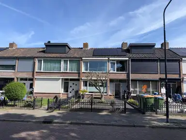 111m2 Haus zur Miete für 2100€/Monat in Jasmijnstraat, Breda