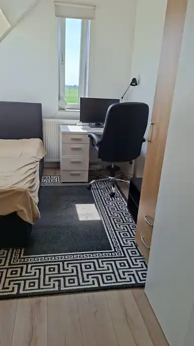 25m2 studio à louer pour 1450€/mois à Van Limburg Stirumlaan, Hillegom