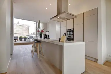 100m2 apartment to rent for 4900€/month in Van Baerlestraat 116-1, Amsterdam