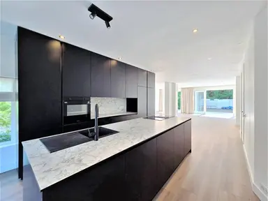 200m2 house to rent for 4250€/month in Reigerstraat, Badhoevedorp