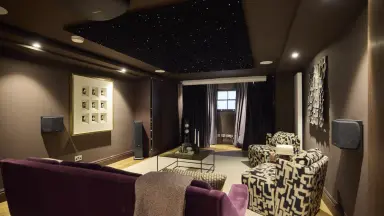 332m2 apartment to rent for 9000€/month in Vriezenveenseweg, Almelo
