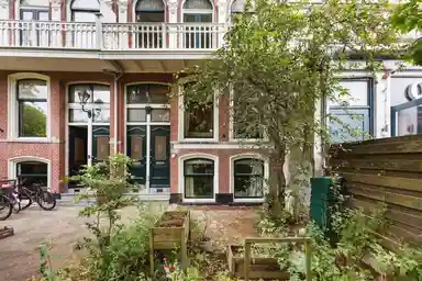 139m2 maison à louer pour 2600€/mois à Noordsingel, Rotterdam