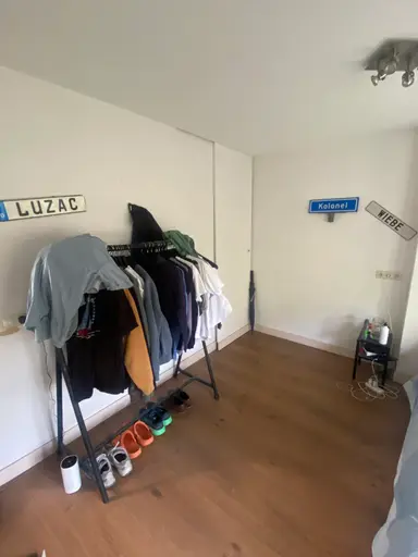 17m2 Kamer te huur voor 700€/maand in Koningsplein, Delft