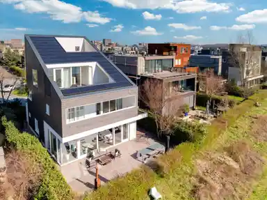 241m2 maison à louer pour 6000€/mois à Tamariskhof 11, Amsterdam