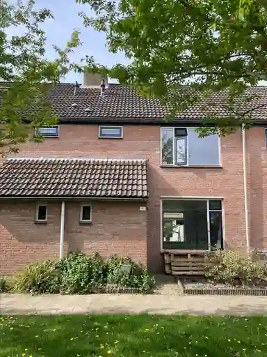 m2 huis te huur voor 932.93€/maand in Liesbosweg 140, Etten-Leur