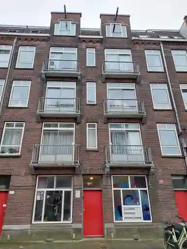 64m2 Appartement à louer pour 932.93€/mois à Majubastraat 145, Amsterdam