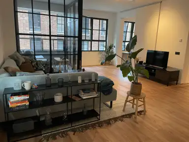 90μ² Διαμέρισμα προς ενοικίαση για 2499€/μήνα σε Karl Weisbardstraat, Rotterdam