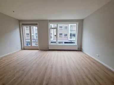 64μ² Διαμέρισμα προς ενοικίαση για 1750€/μήνα σε Hoogstraat, Rotterdam