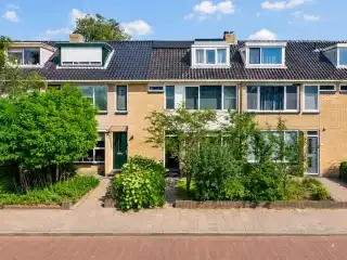 120m2 house to rent for 2395€/month in Weberstraat 11, Castricum