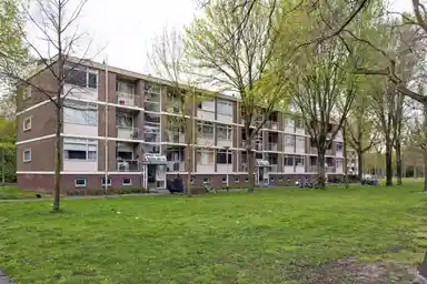 83m2 apartment to rent for 932.93€/month in Eikenlaan 10, Roosendaal