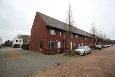 126m2 Haus zur Miete für 1795€/Monat in Vechterweerdstraat, Zwolle