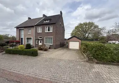 m2 house to rent for 1295€/month in Naanhofsweg 57, Nuth