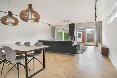 176μ² μονοκατοικία προς ενοικίαση για 5000€/μήνα σε Renate Rubinsteinlaan, Amstelveen