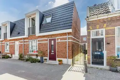 76m2 house to rent for 2250€/month in Schoolmeestersstraat 22, Zaandam