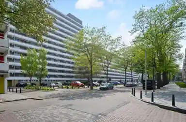 101m2 Appartement à louer pour 2200€/mois à Sirtemastraat 176, The Hague