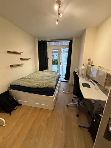 18m2 Chambre à louer pour 1100€/mois à Van Zeggelenlaan, The Hague