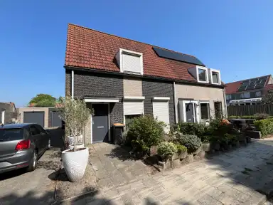 62m2 house to rent for 916.69€/month in Zuidwal 13, Brouwershaven