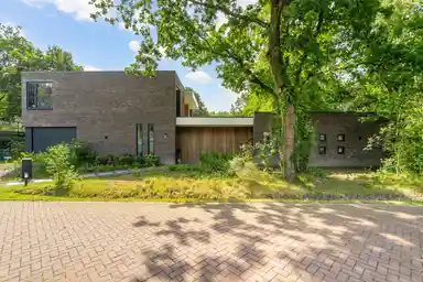 203m2 house to rent for 3250€/month in Jagerhof 2, Weert