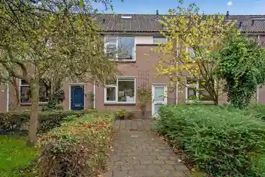 97m2 house to rent for 2300€/month in Weegplaats 4, Delft