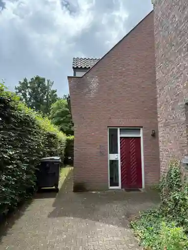 103m2 room to rent for 400€/month in Lidwinastraat, Vught