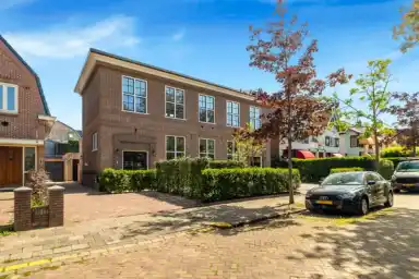 98m2 Appartement à louer pour 2750€/mois à Prinsesselaan, Beverwijk